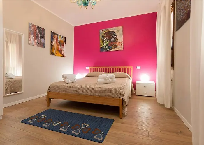 Biennale Art - 2 Vicino Ai Giardini * البندقية