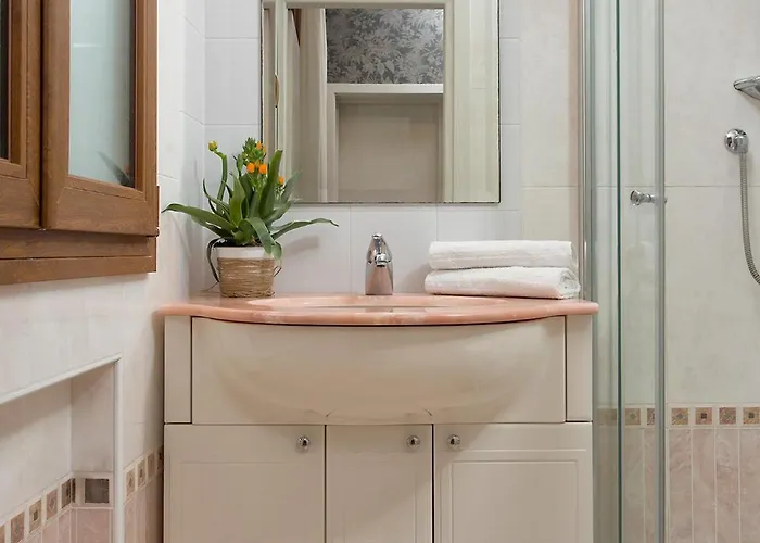 Biennale Art - 2 Vicino Ai Giardini *